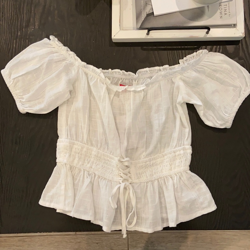 Off the shoulder Guess top